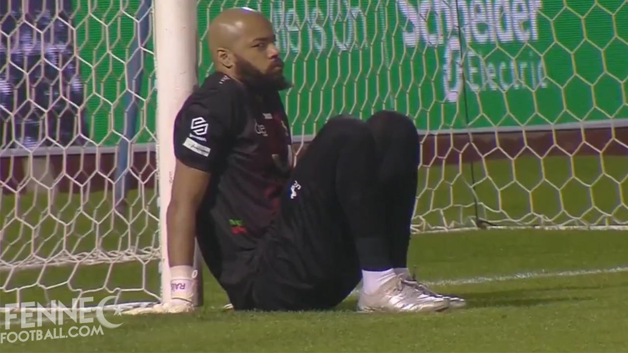 Incroyable ! Raïs Mbolhi encaisse un autre but GAG (Vidéo)