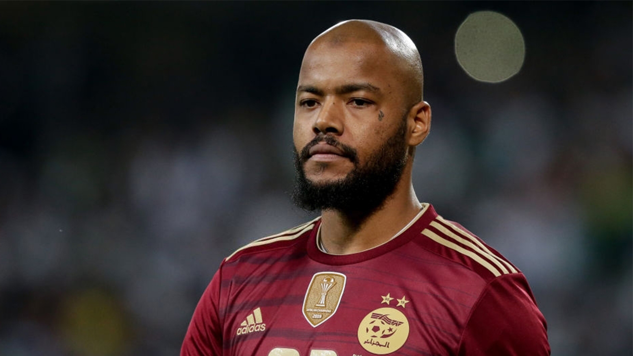 Raïs Mbolhi au MCA ? Le légendaire gardien de but de l'équipe d'Algérie sort enfin de son silence (Photo)
