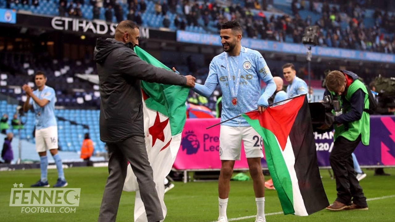 Mahrez brandit le drapeau de la Palestine lors de la célébration du titre