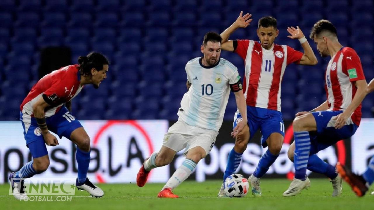 Dribbles monstrueux, petit pont : Messi régale face au Paraguay (Vidéo)