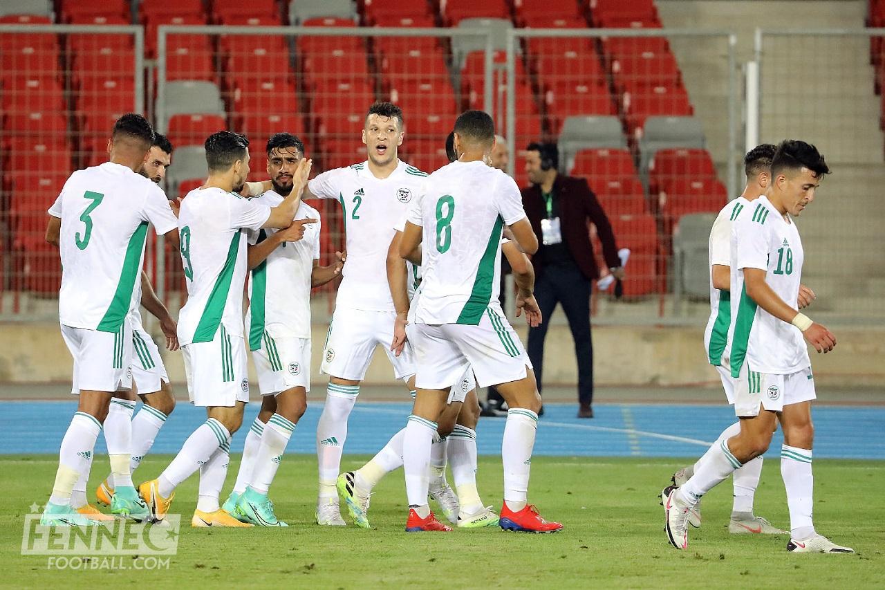Un jeune joueur de l'équipe d'Algérie marque un but hallucinant sur un corner direct (Vidéo)