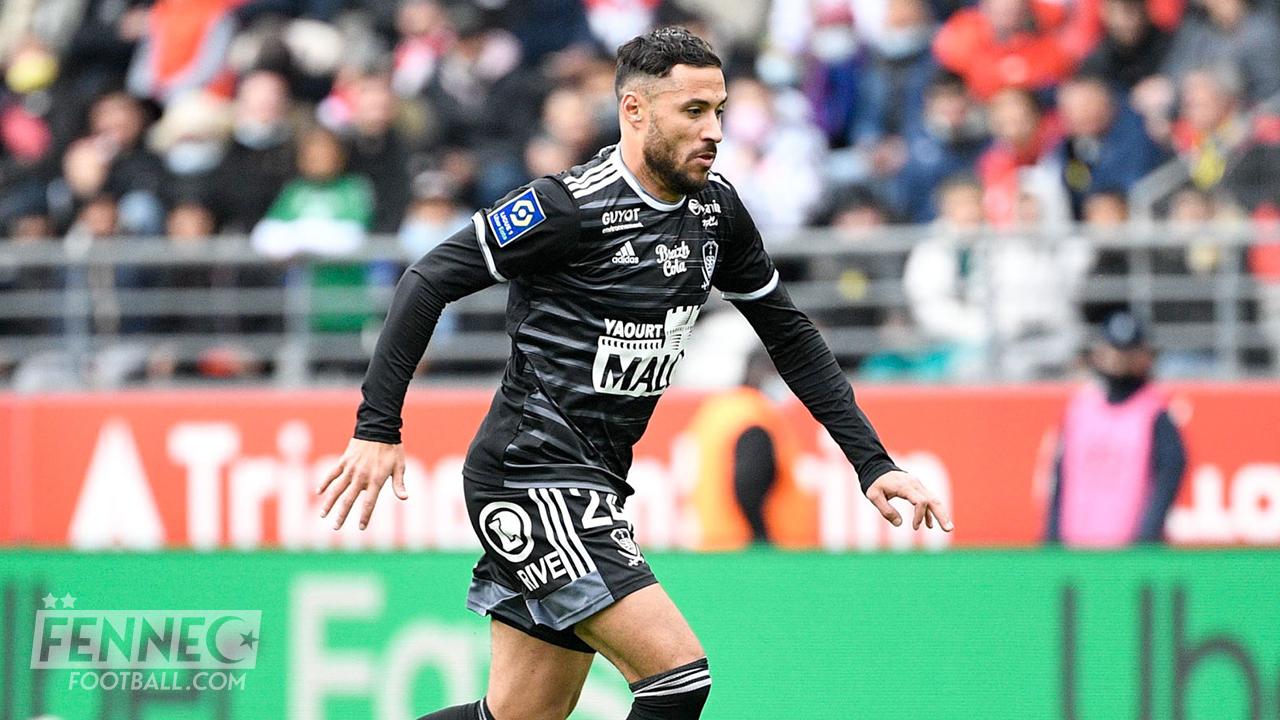 Un sombrero suivi d’une incroyable transversale, Youcef Belaili régale contre Metz (Vidéo)