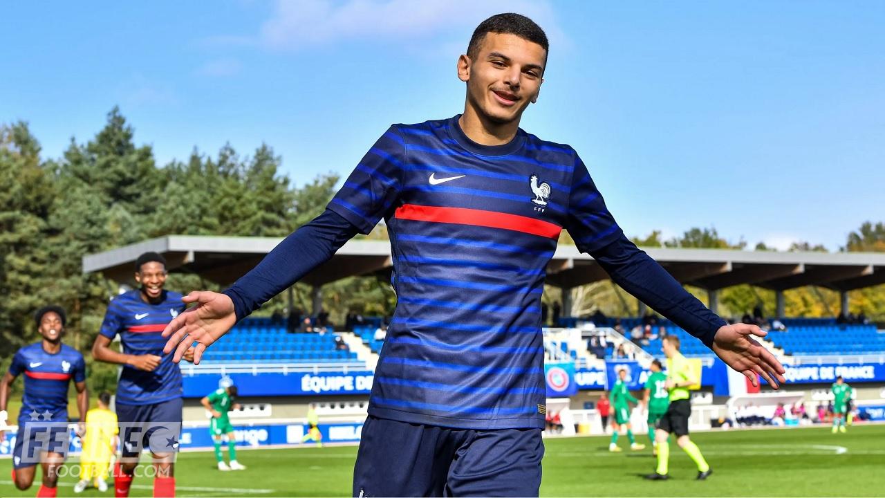 " Mon fils voulait quitter la France pour l'équipe d'Algérie " : le père d'un binational se confie (Video)