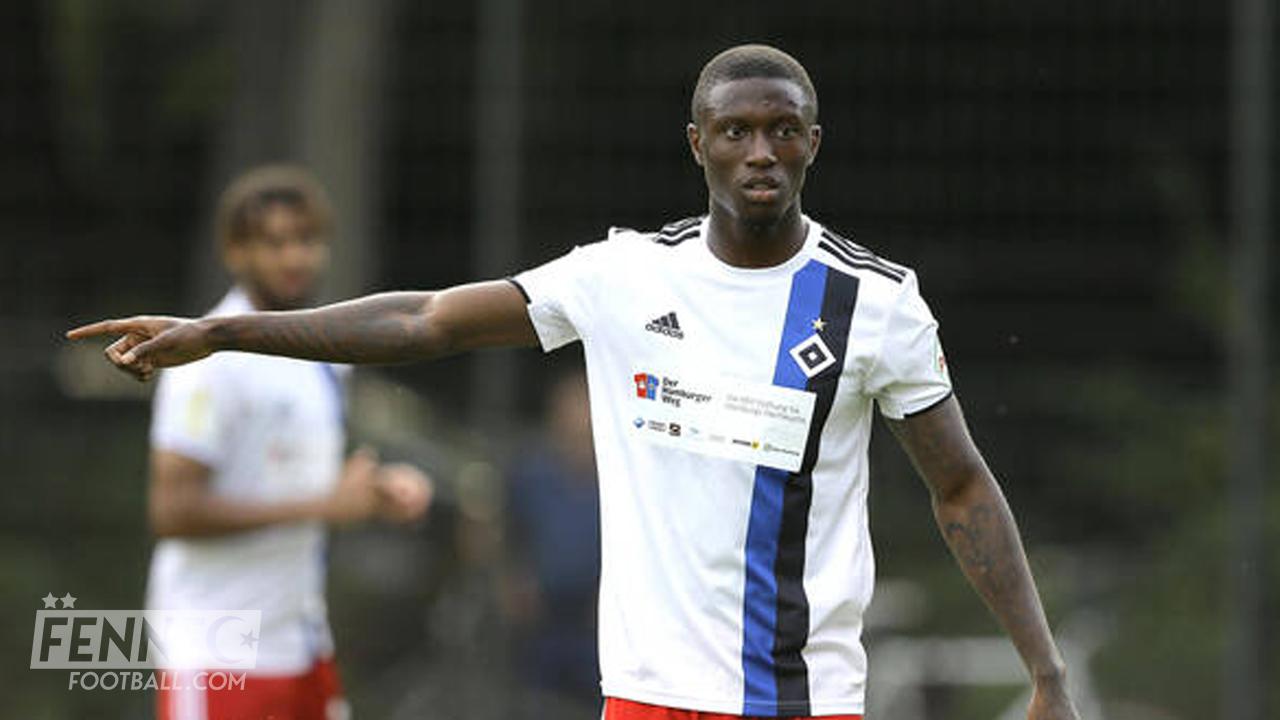 Allemagne : Aaron Opoku devient fou et assène un coup de pied assassin à un joueur adverse (Vidéo)