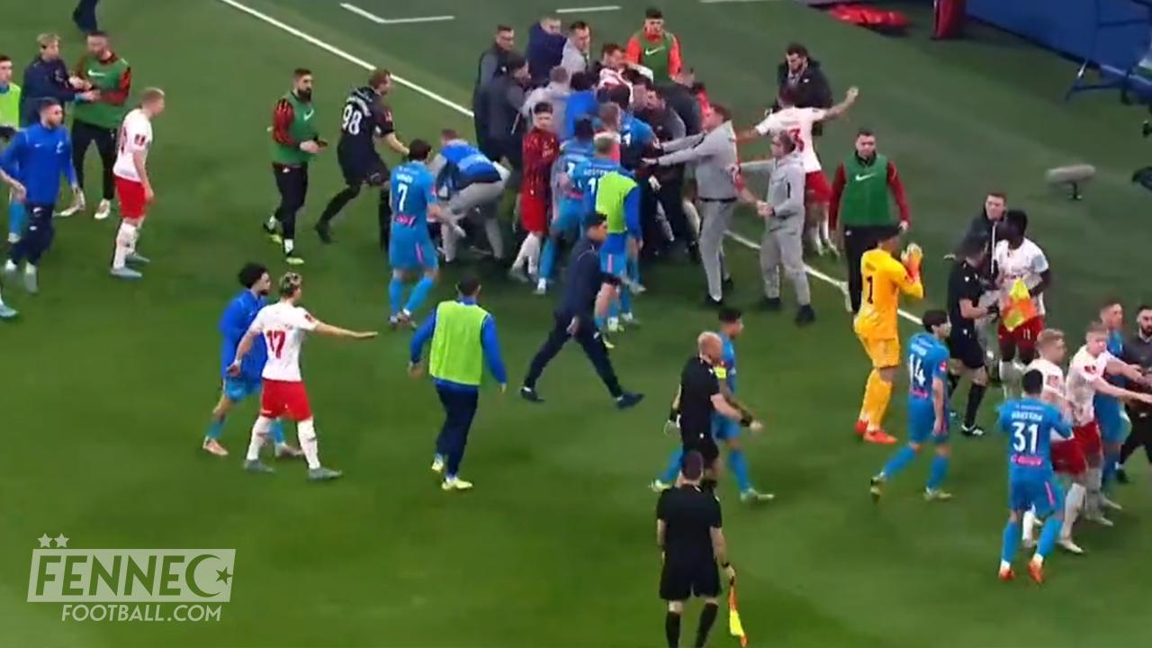 En pleine Coupe du Monde, une grosse bagarre générale éclate (Vidéo)