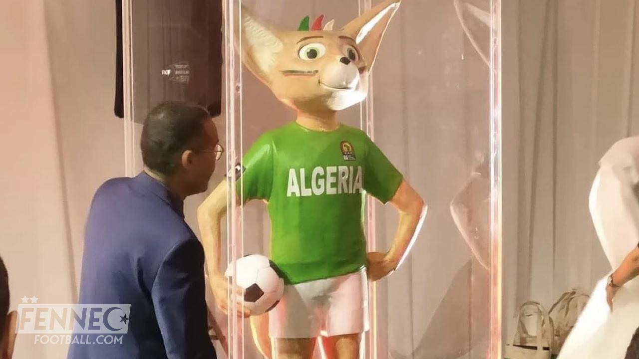 Qui se cache sous le masque de la mascotte du CHAN ? Une révélation étonnante !