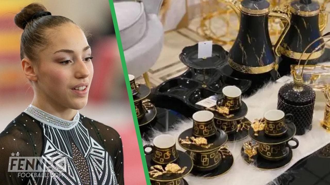 Un service à café comme cadeau à Kaylia Nemour pour sa médaille d'Or