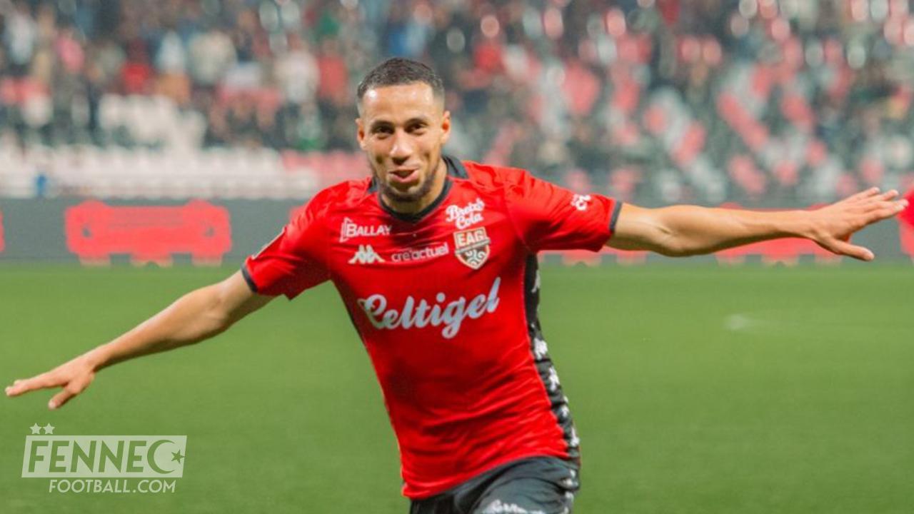 Pressenti pour rejoindre l'Algérie, mais freiné, Amine Hemia rompt le silence