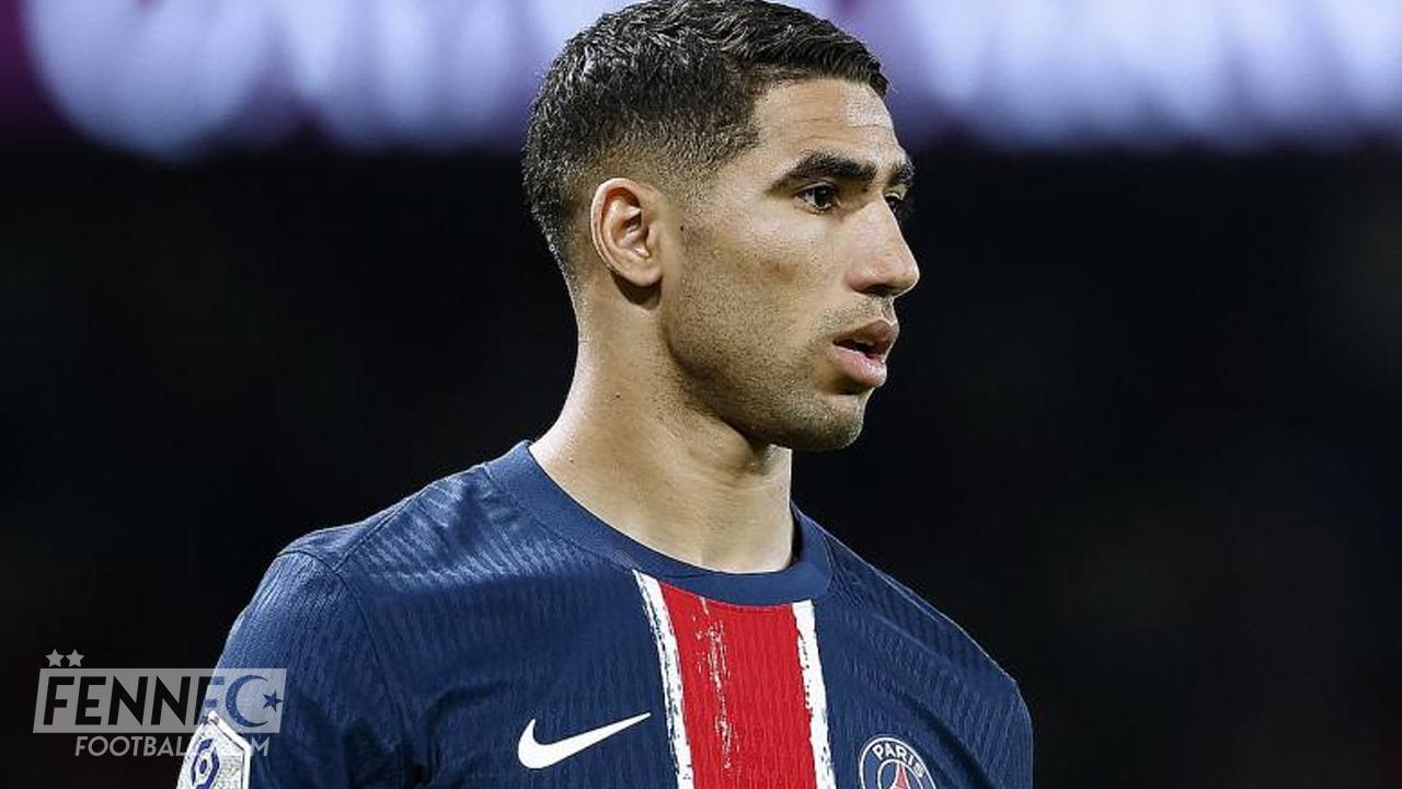 Maroc : un joueur de l'équipe d'Algérie met à terre Achraf Hakimi 