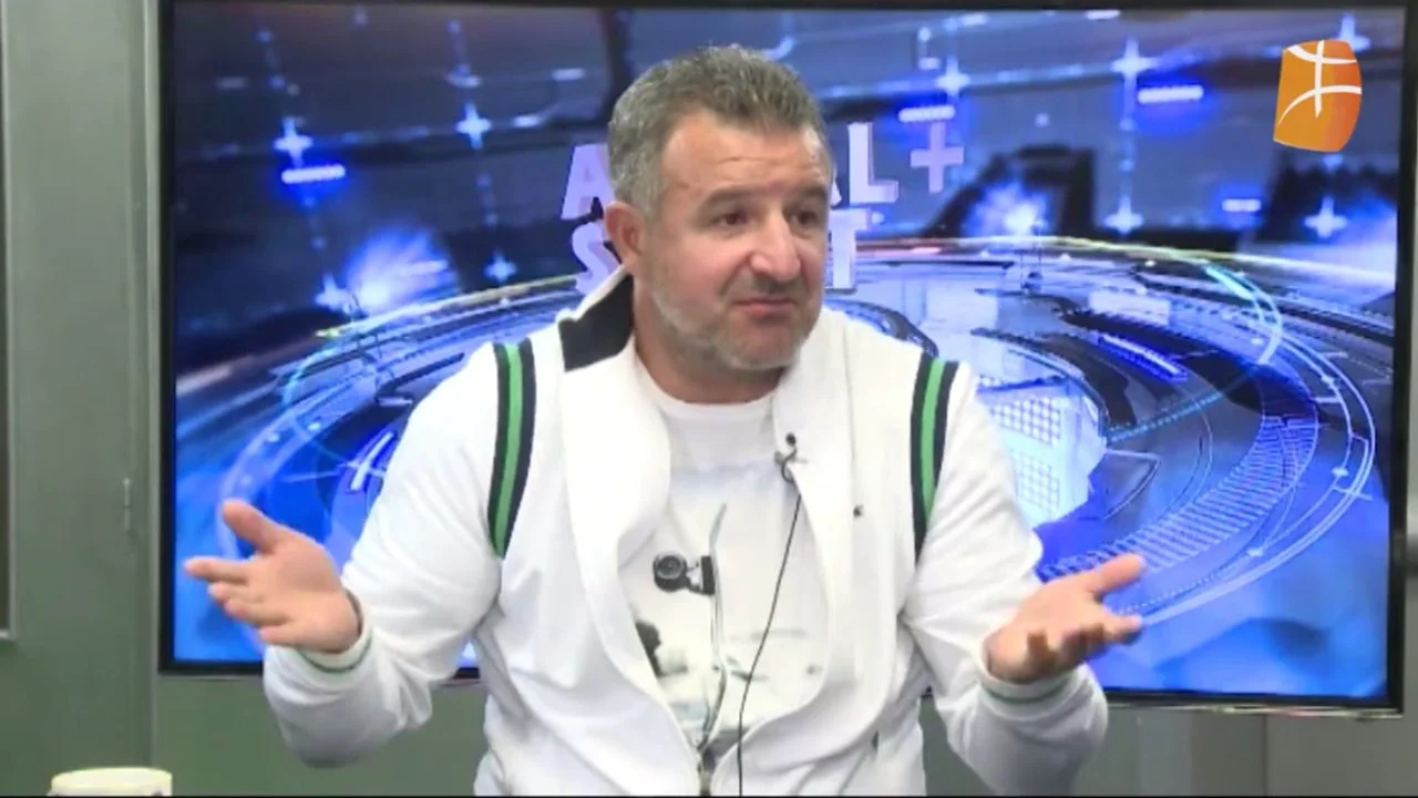 JSK : Saib affirme que le salaire de Zinnbauer lui a donné "mal au crane"