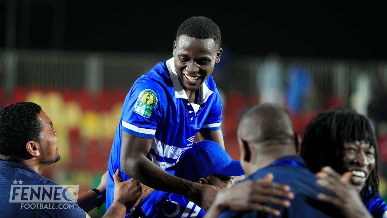 Al-Hilal demande à la CAF de sanctionner les fans du Mouloudia d'Alger (Communiqué)