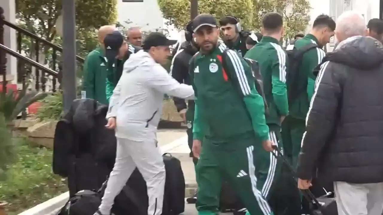 L'équipe d'Algérie mal accueillie à son arrivée à Rabat ?