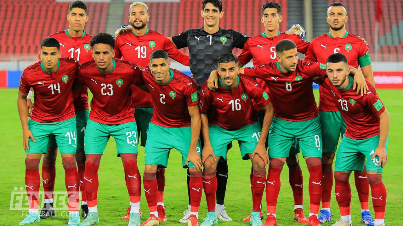 L'équipe du Maroc rend service à un joueur algérien