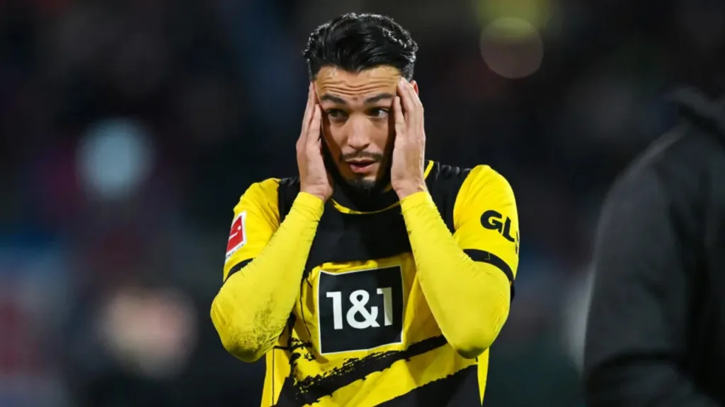 Ramy Bensebaini (6)