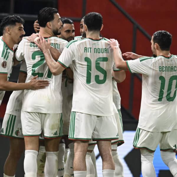 équipe Algérie Guinée équatoriale international algérien Paris